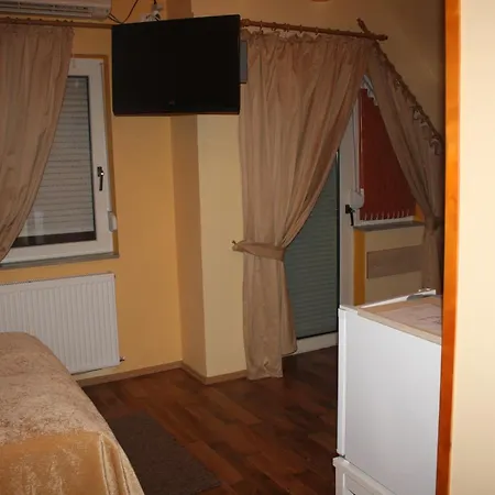 Bed and Breakfast Pensiunea Zodiac 3*
