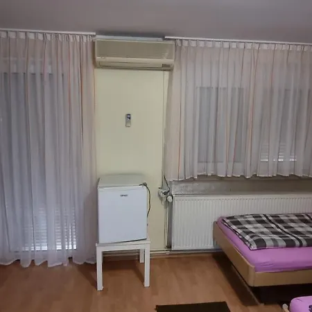 Pensiunea Zodiac فندق مبيت وإفطار تيميشورا